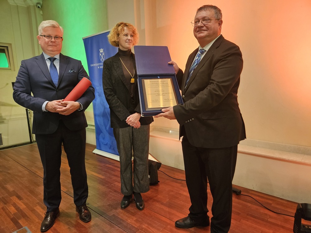 Българският историк Стефан Дечев получи полска награда за последния си труд върху историята на Съединението