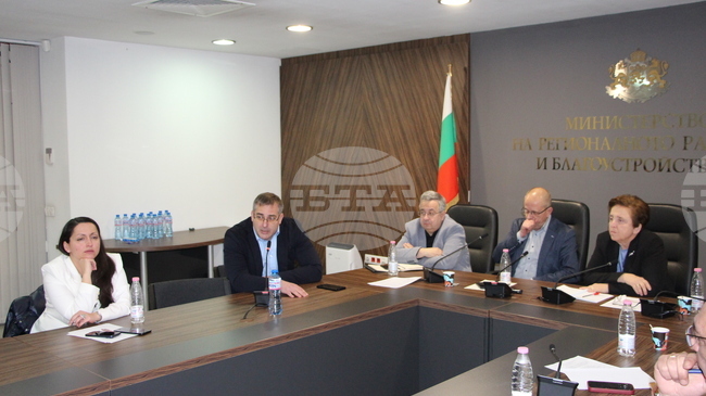 До края на годината България ще подаде на Европейската комисия първа версия на проекта за Национален план за саниране на сгради 