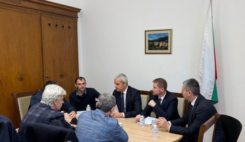 Vazrazhdane Meets with Trade Union Representatives