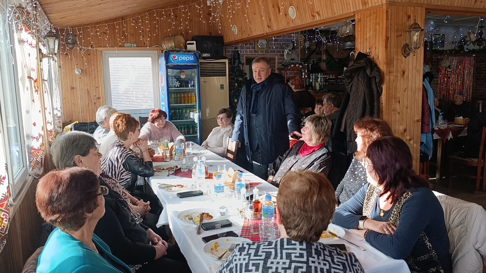 Кметът на Шумен поздрави членовете на Съюза на пенсионерите, които отбелязаха коледните празници