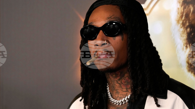 Американският рапър Уиз Калифа беше осъден на девет месеца затвор в Румъния за притежание на наркотици