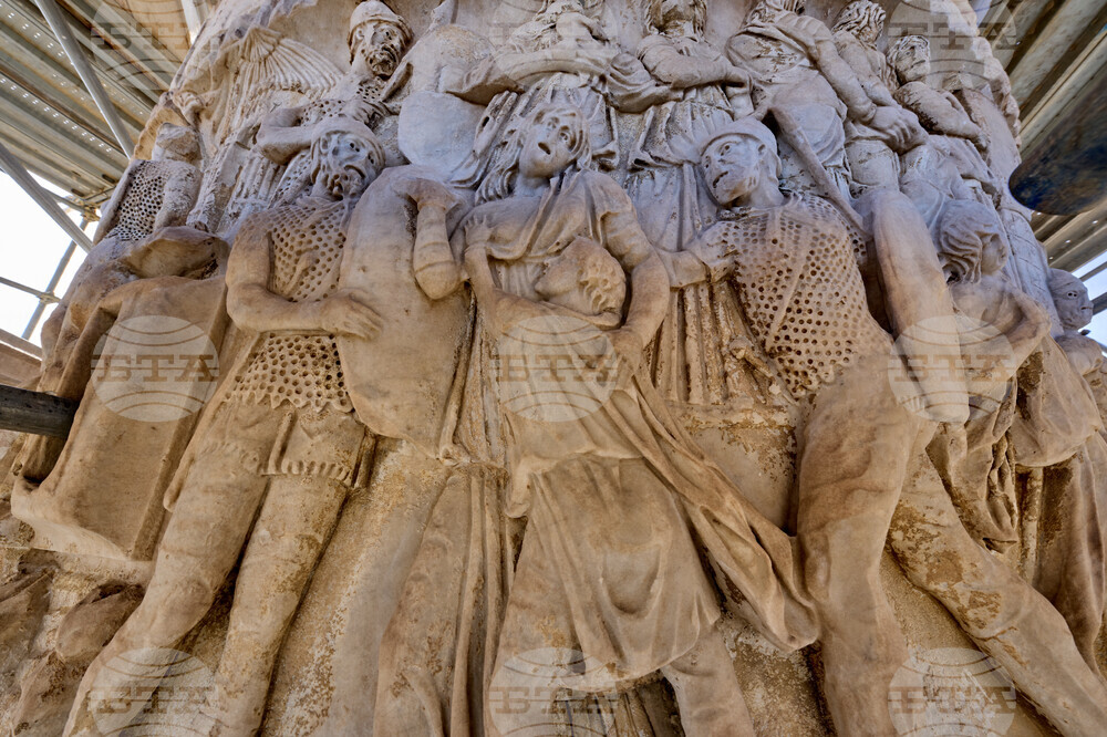 Italy Column Restauration