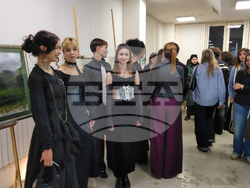 „Изкуство в помощ на изкуството“ - изложба