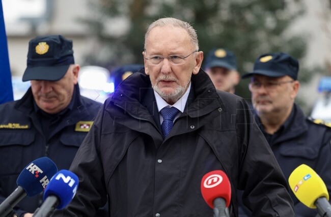 ХИНА: Хърватският вътрешен министър Давор Божинович говори по случай Международния ден на мигрантите