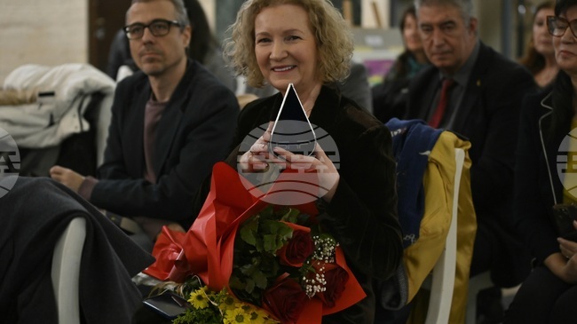 Да бъдеш човек на две култури - българската и албанската, е голямо богатство, каза пред БТА родената в Тирана преводачка Милена Селими