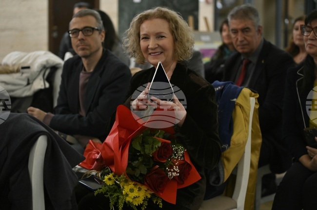 Да бъдеш човек на две култури - българската и албанската, е голямо богатство, каза пред БТА родената в Тирана преводачка Милена Селими