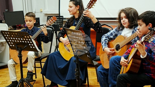 Млади изпълнители на класическа китара изнесоха концерт в АМТИИ „Проф. Асен Диамандиев“ в Пловдив