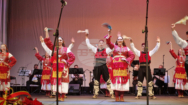 Капанският ансамбъл в Разград представя най-новия си спектакъл „Легенда за голямото имане“ 