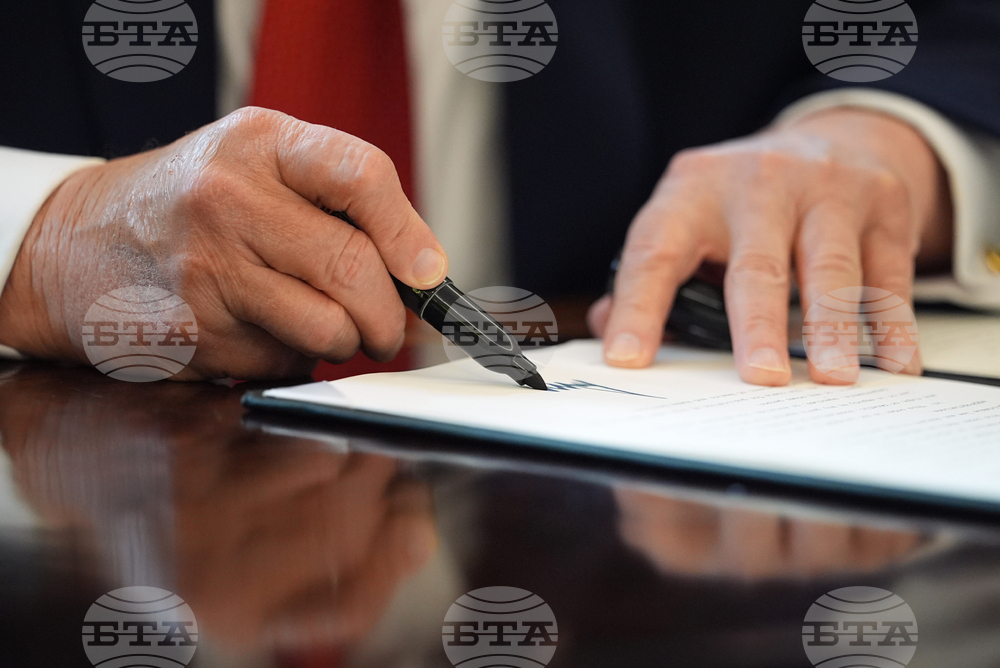 Ройтерс: Администрацията на Тръмп връща във Вашингтон близо 30 посланици и други висши дипломати