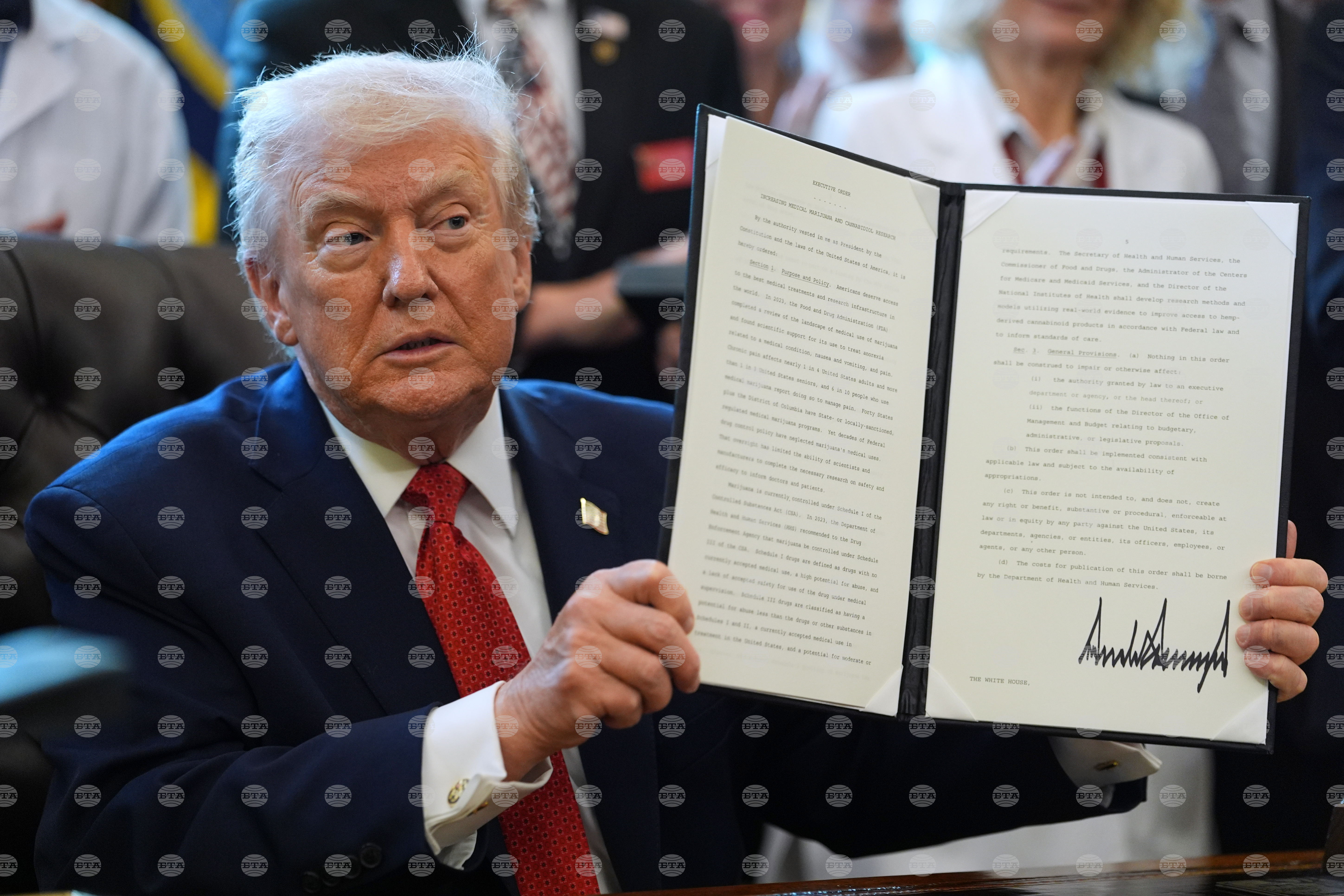 Тръмп подписа указ за прекласифициране на марихуаната като по-малко опасно вещесто