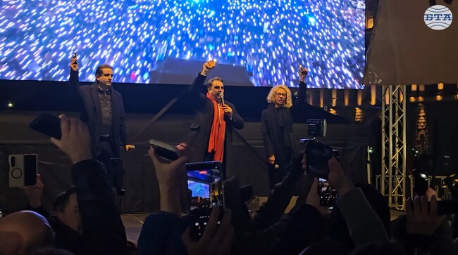 С изпълнение на българския химн приключи протестът срещу управляващите в центъра на София