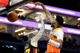 Hawks Hornets Basketball