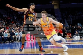 Hawks Hornets Basketball