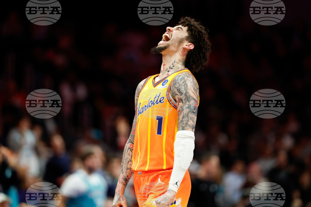 Hawks Hornets Basketball