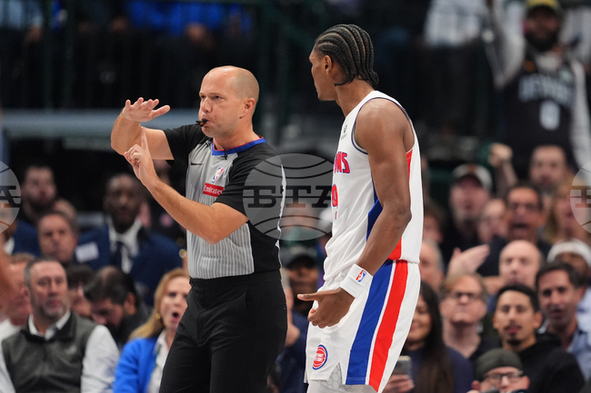 Pistons Mavericks Basketball