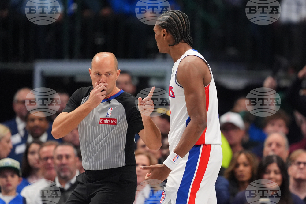 Pistons Mavericks Basketball