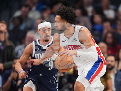 Pistons Mavericks Basketball