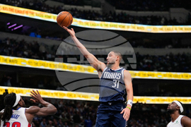 Pistons Mavericks Basketball