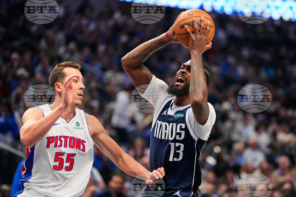 Pistons Mavericks Basketball