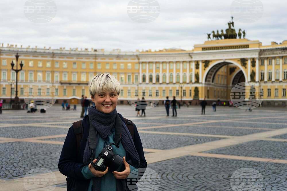 Михаела Норок - фотографката, която събра женската красота по света в албум