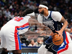 Pistons Mavericks Basketball