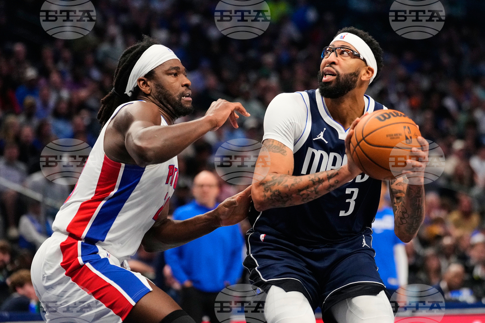 Pistons Mavericks Basketball