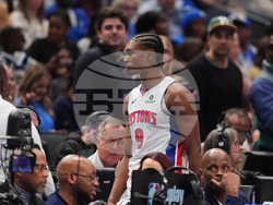 Pistons Mavericks Basketball