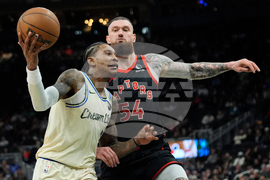 Raptors Bucks Basketball