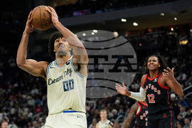 Raptors Bucks Basketball