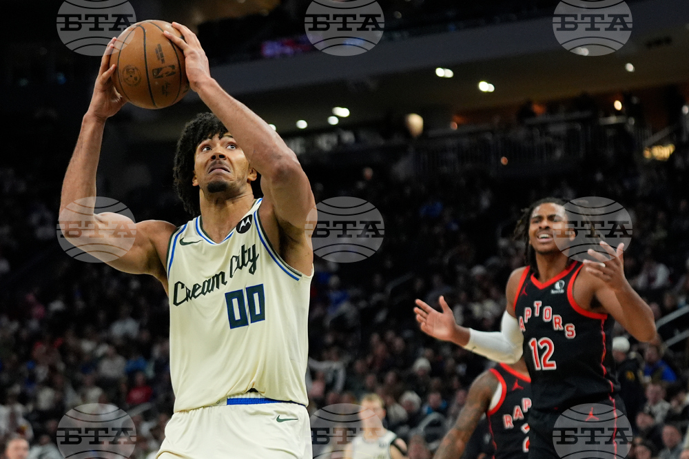 Raptors Bucks Basketball