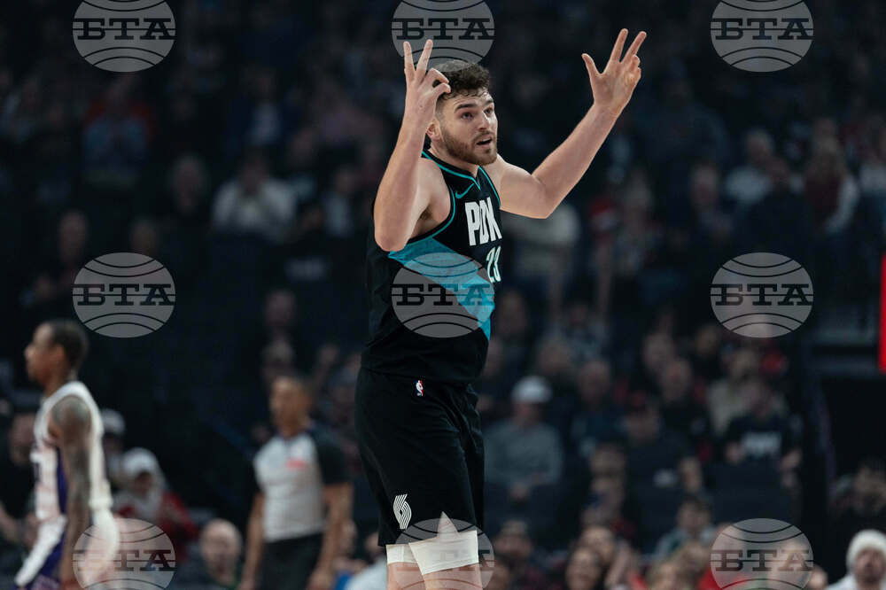 Kings Trail Blazers Basketball