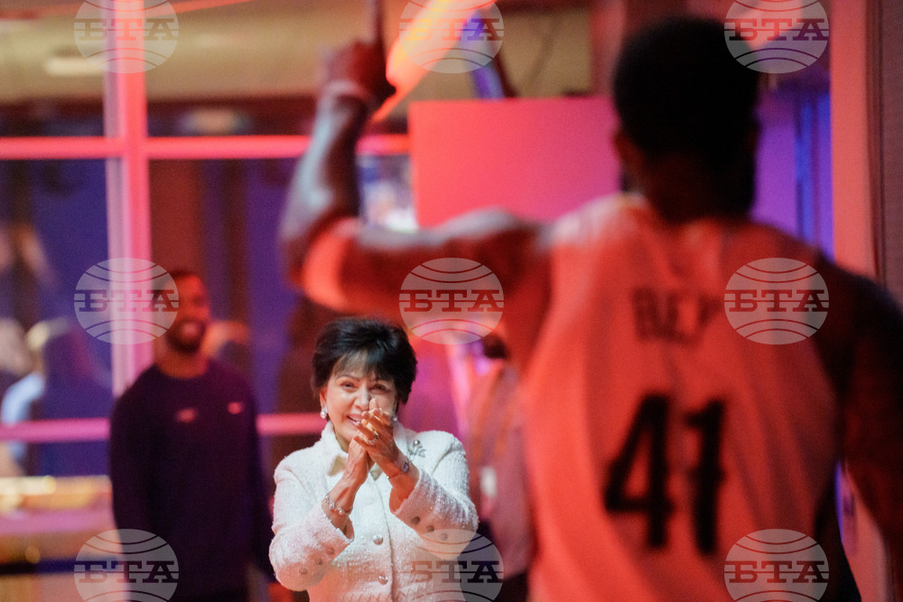 Rockets Pelicans Basketball