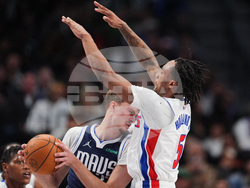 Pistons Mavericks Basketball