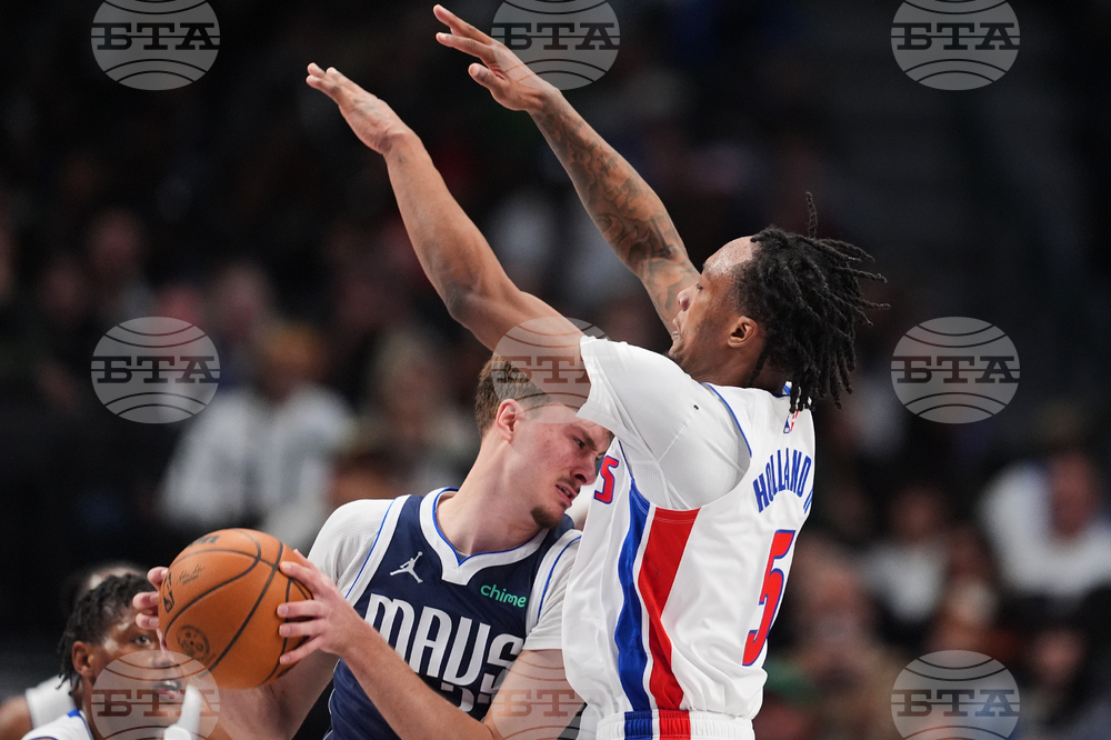 Pistons Mavericks Basketball