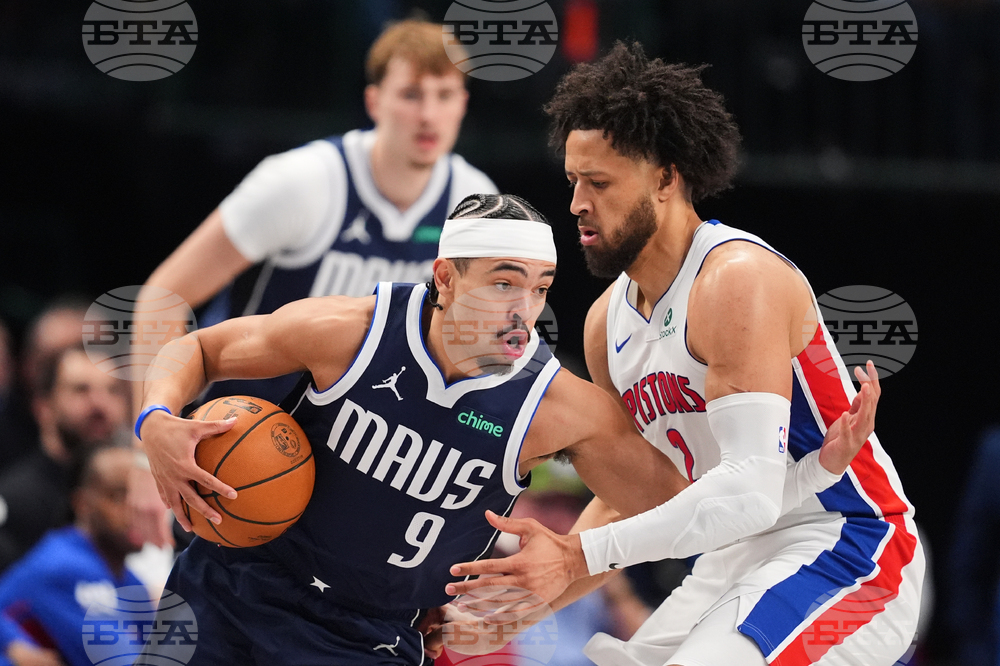 Pistons Mavericks Basketball