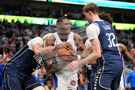 Pistons Mavericks Basketball