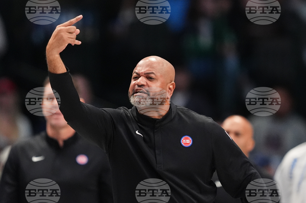 Pistons Mavericks Basketball