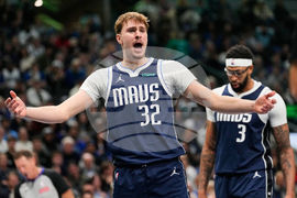 Pistons Mavericks Basketball