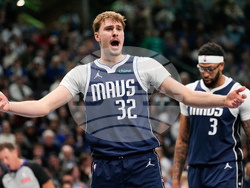 Pistons Mavericks Basketball