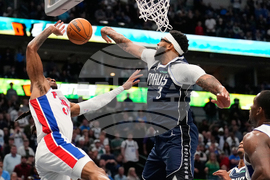 Pistons Mavericks Basketball