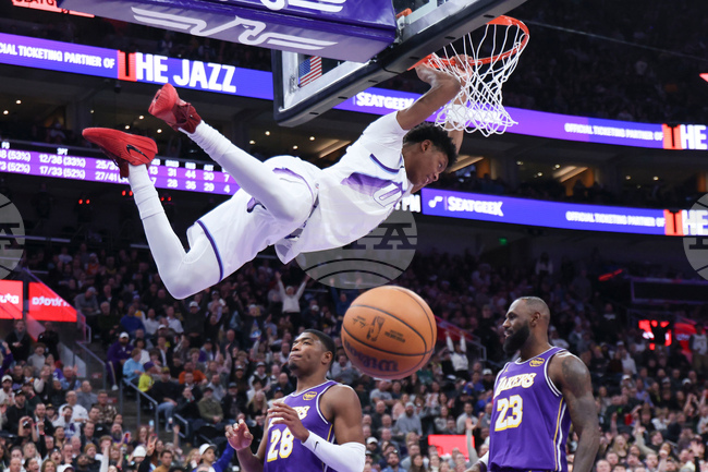 APTOPIX Lakers Jazz Basketball