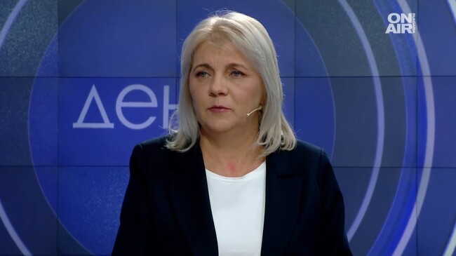 Мая Димитрова: Независимо дали хората предпочитат машина или хартиена бюлетина, най-важното е да имат доверие в процеса и да излязат да гласуват