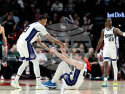 Kings Trail Blazers Basketball