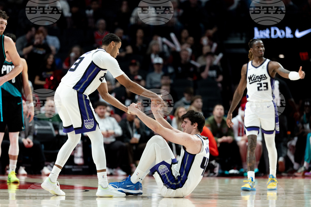 Kings Trail Blazers Basketball