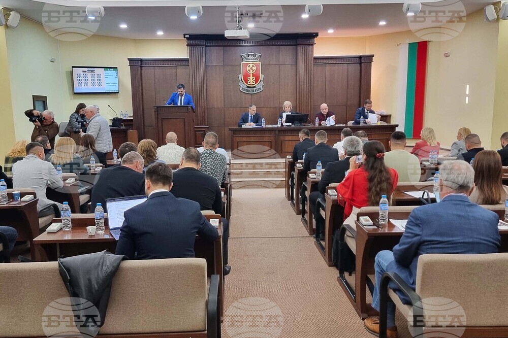 Бюст-паметник на поета Ивайло Балабанов ще бъде издигнат в центъра на Хасково, реши Общинският съвет