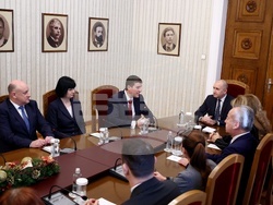 Президентство - „Величие“ - консултации