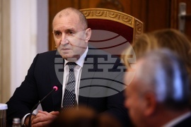 Президентство - „Величие“ - консултации