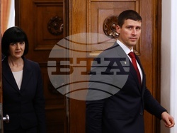 Президентство - „Величие“ - консултации