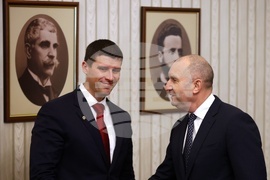 Президентство - „Величие“ - консултации