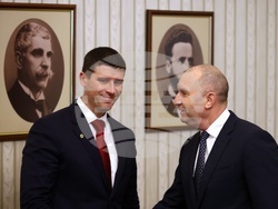 Президентство - „Величие“ - консултации